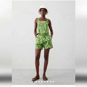 Banana Republic Factory Green Patterned Women's Shorts